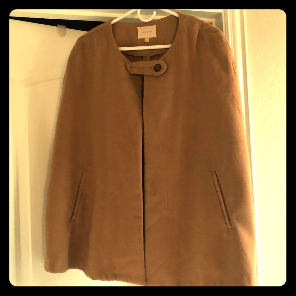 Tan cape
